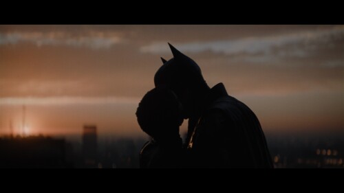 The.Batman.2022.2160p.BluRay.REMUX.HEVC.DTS-HD.MA.TrueHD.7.1.Atmos--Tidus312.mkv_snapshot_01.40.21.641.jpeg