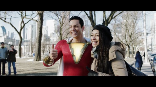 Shazam.2019.2160p.BluRay.REMUX.HEVC.DTS-HD.MA.TrueHD.7.1.Atmos--Tidus312.mkv_snapshot_01.06.03.042.jpeg