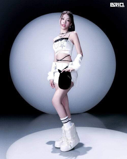 ANGIE-Wizzle-17cfafd3b4bd8475d.jpg