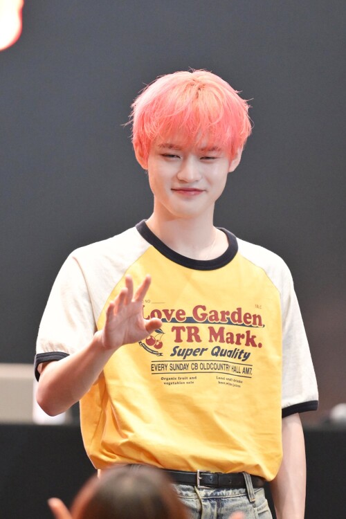 CHENLE_Fansign-3b1a3d920806da71b.jpg