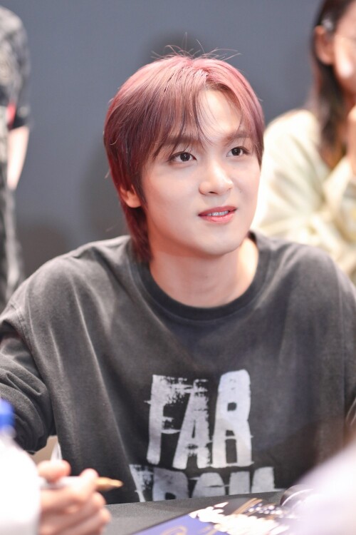 HAECHAN_Fansign-1078e8201630a4556.jpg