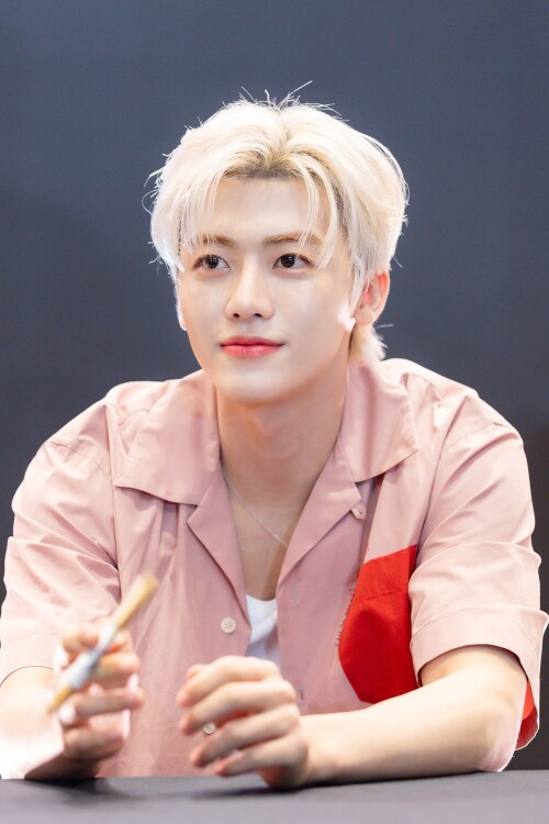 JAEMIN_Fansign-1ca740df16c169357.jpg