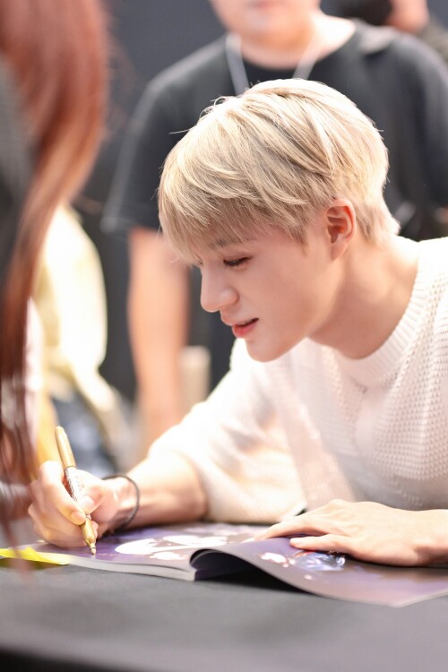 JENO_Fansign-149a0229486a1ea9d.jpg