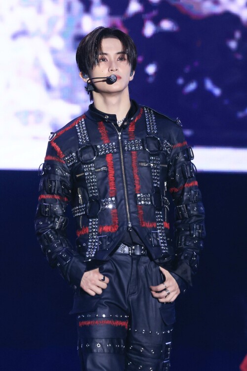 MARK--2-2024-NCT-DREAM-WORLD-TOUR-_THE-DREAM-SHOW-3-_-DREAM-SCAPE_-in-BANGKOKc2288f2c6c2e07ad.jpg