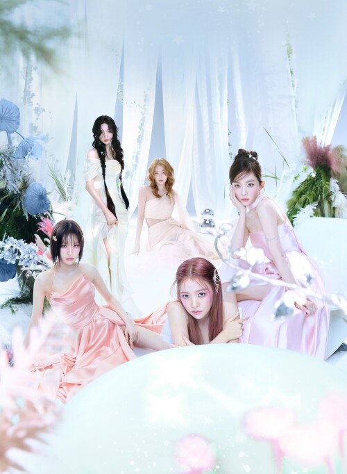 -3-Red-Velvet--Cosmic94b60b6f48f53321.jpg