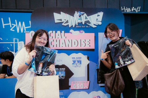 84HzWHALE-MERCHANDISE6d135322ed7285ee.jpg