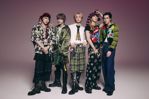 -1-WayV--5-Give-Me-That900d7add9fc60d7f.jpg