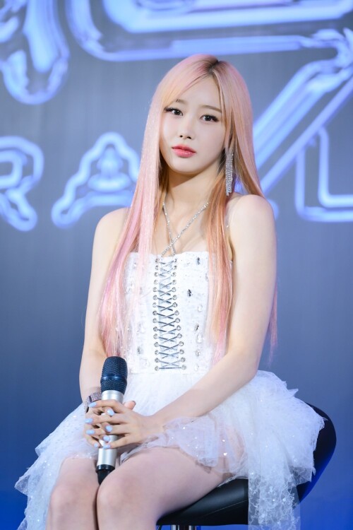 -GISELLE--2024-aespa-LIVE-TOUR-SYNK-PARALLEL-LINE-in-BANGKOKfe407048ffc3336a.jpg
