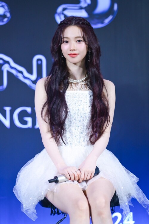 -KARINA--2024-aespa-LIVE-TOUR-SYNK-PARALLEL-LINE-in-BANGKOK3ec0a80c544be617.jpg